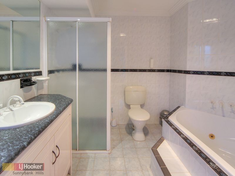 24 Bowood Place, Parkinson QLD 4115