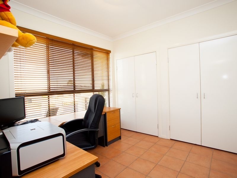 80 Golden Rain Pl, Stretton QLD 4116