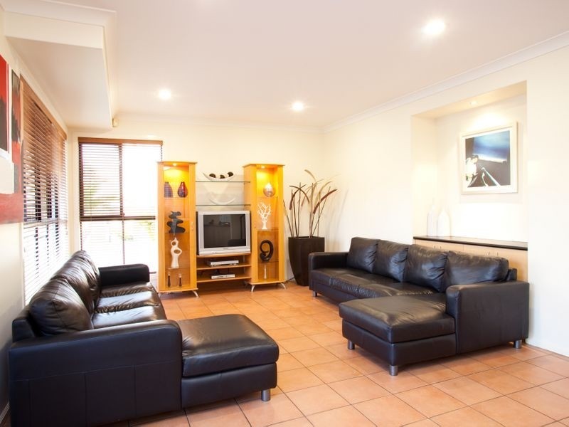 80 Golden Rain Pl, Stretton QLD 4116