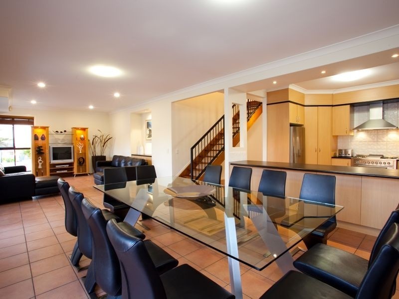 80 Golden Rain Pl, Stretton QLD 4116