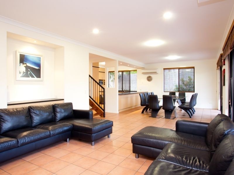 80 Golden Rain Pl, Stretton QLD 4116