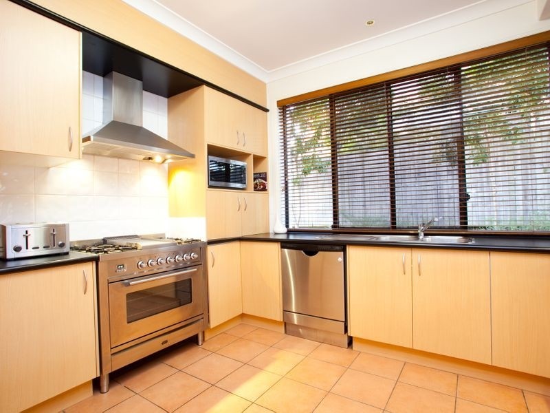 80 Golden Rain Pl, Stretton QLD 4116
