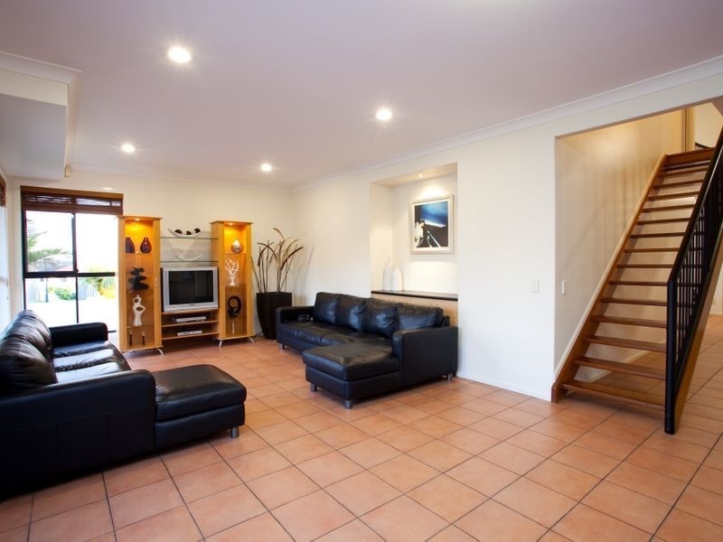 80 Golden Rain Pl, Stretton QLD 4116