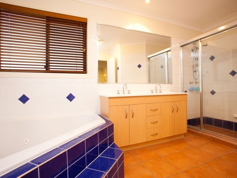 80 Golden Rain Pl, Stretton QLD 4116
