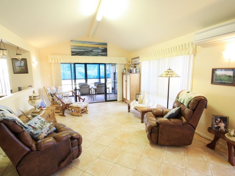 39 Lake Eyre Cr, Parkinson QLD 4115