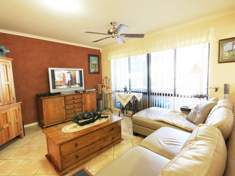 39 Lake Eyre Cr, Parkinson QLD 4115