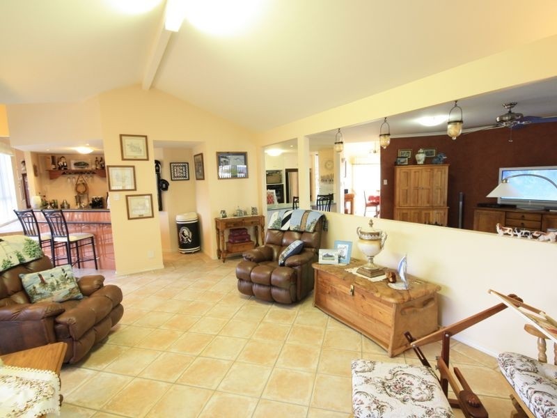 39 Lake Eyre Cr, Parkinson QLD 4115