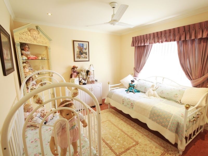 39 Lake Eyre Cr, Parkinson QLD 4115