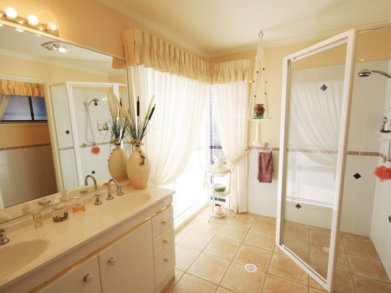 39 Lake Eyre Cr, Parkinson QLD 4115