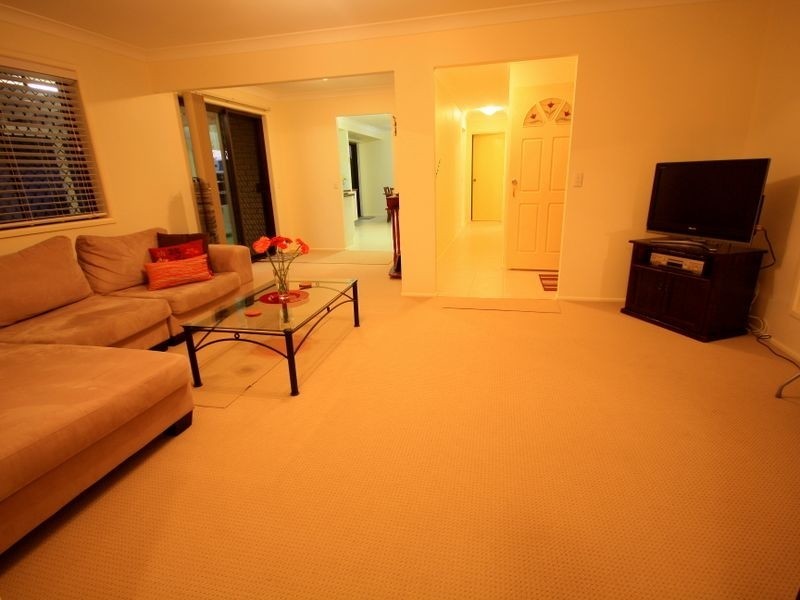 8 Tanglewood St, Runcorn QLD 4113