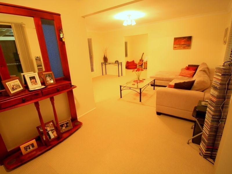 8 Tanglewood St, Runcorn QLD 4113