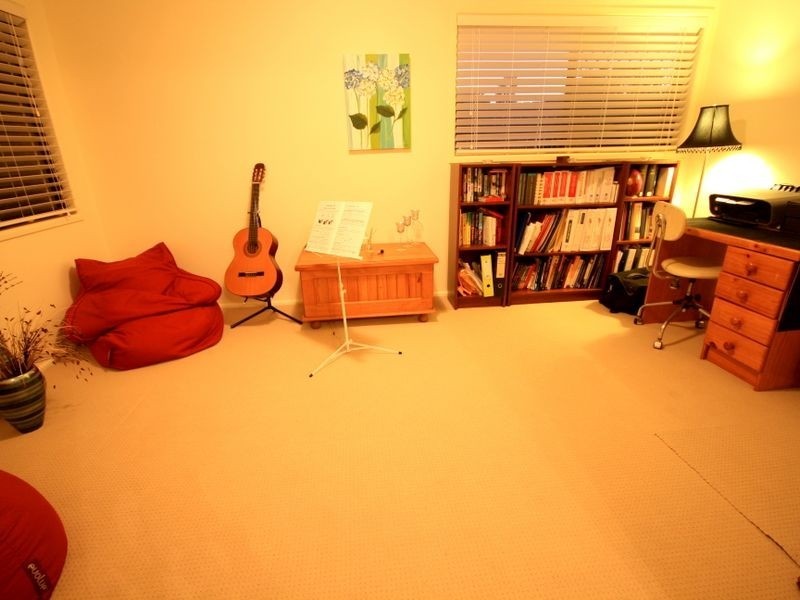 8 Tanglewood St, Runcorn QLD 4113