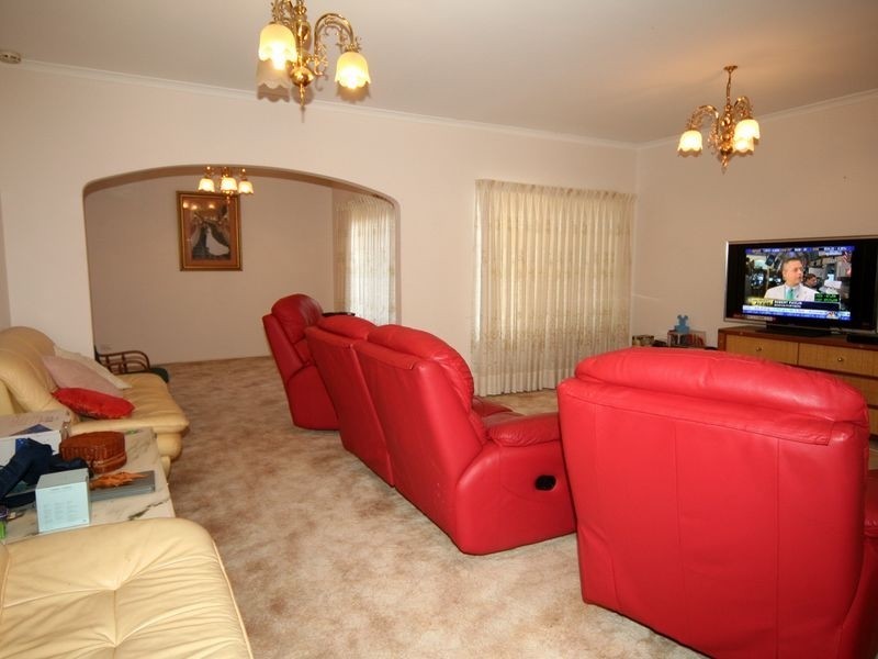 3 Burmel Street, Robertson QLD 4109