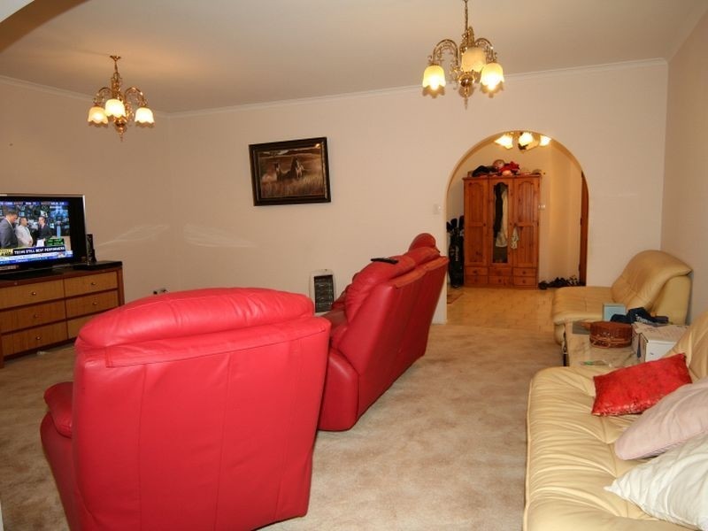 3 Burmel Street, Robertson QLD 4109