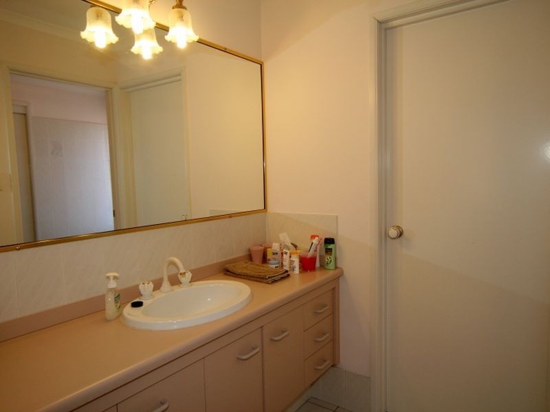 3 Burmel Street, Robertson QLD 4109