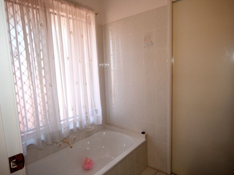 3 Burmel Street, Robertson QLD 4109