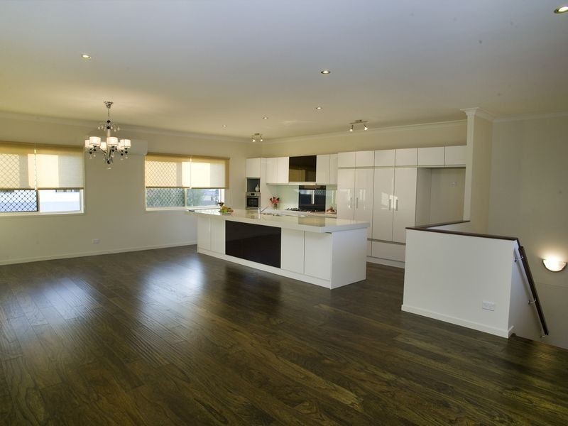 14 Hoop Pine Place, Sunnybank Hills QLD 4109