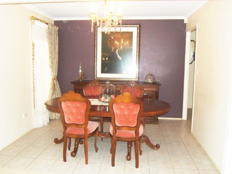 31 Cummin St, Wishart QLD 4122