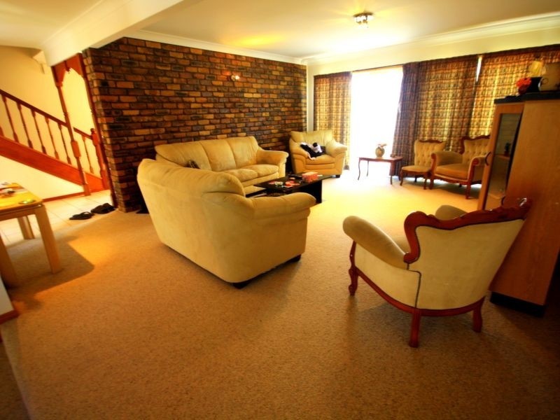 8 Bodega Court, Calamvale QLD 4116