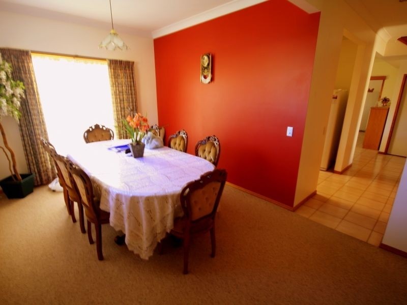 8 Bodega Court, Calamvale QLD 4116