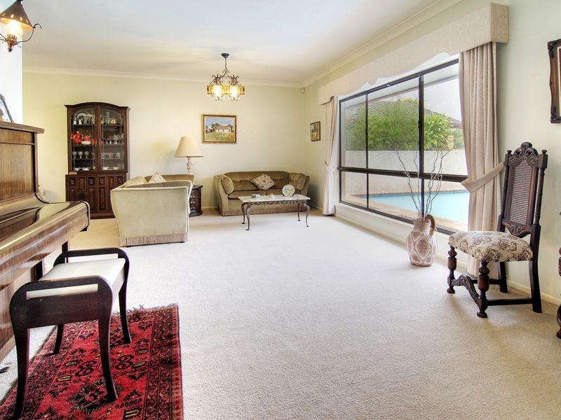 38 Veta Street, Robertson QLD 4109