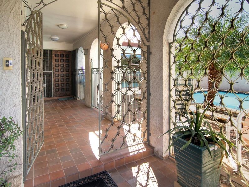 38 Veta Street, Robertson QLD 4109