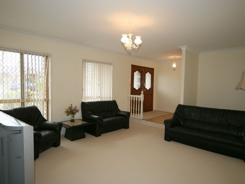 33 Banwell St, Carindale QLD 4152