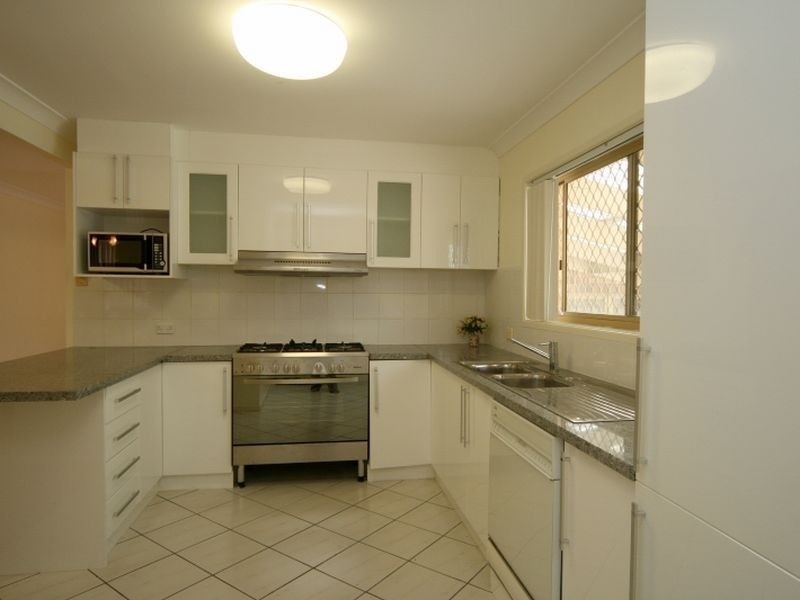 33 Banwell St, Carindale QLD 4152