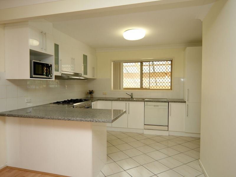 33 Banwell St, Carindale QLD 4152