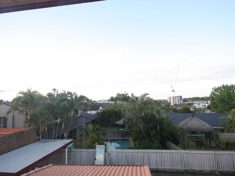 33 Banwell St, Carindale QLD 4152