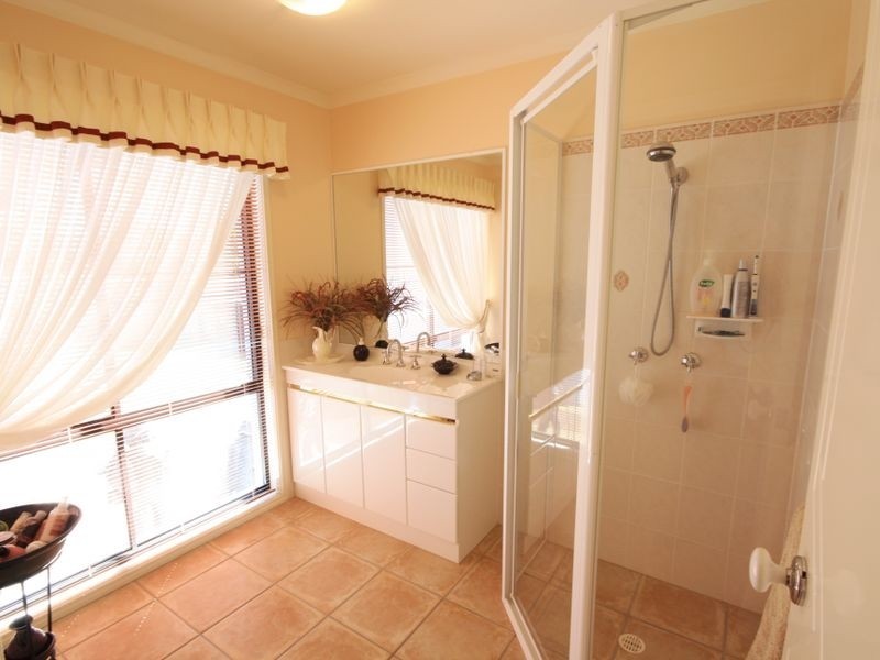 39 Lake Eyre Cr, Parkinson QLD 4115