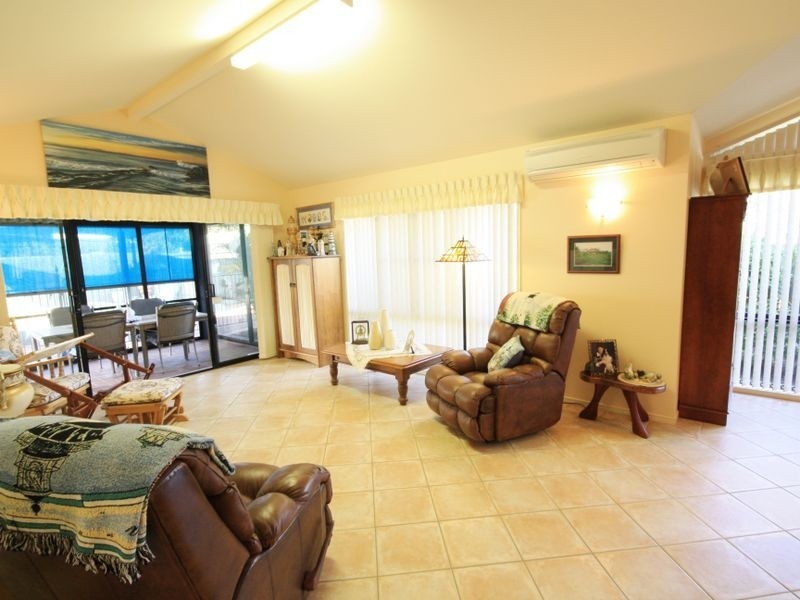 39 Lake Eyre Cr, Parkinson QLD 4115