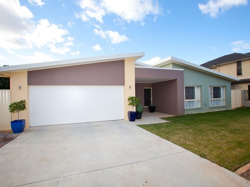 18 Pinnacle Pl, Eight Mile Plains QLD 4113