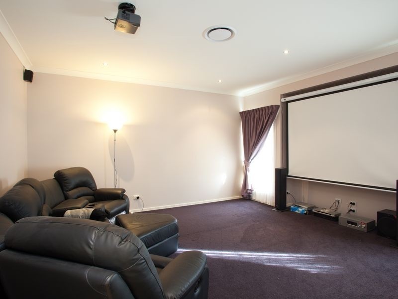 18 Pinnacle Pl, Eight Mile Plains QLD 4113