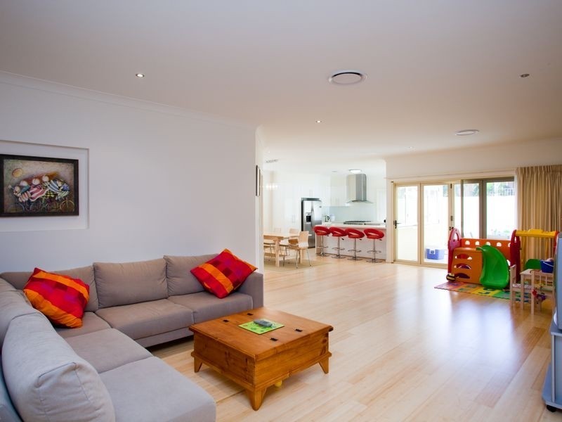 18 Pinnacle Pl, Eight Mile Plains QLD 4113