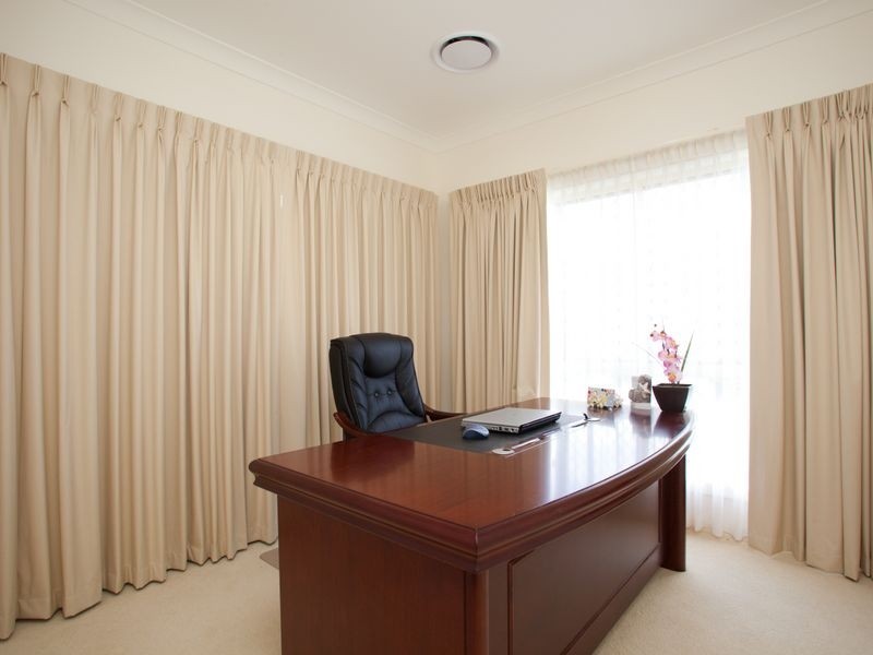 18 Pinnacle Pl, Eight Mile Plains QLD 4113