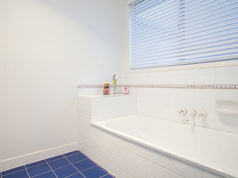 74 Michelangelo Cr, Mackenzie QLD 4156