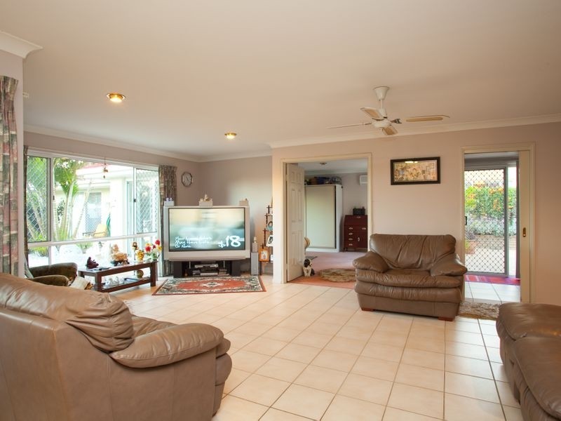 15 Manmarra Cr, Eight Mile Plains QLD 4113