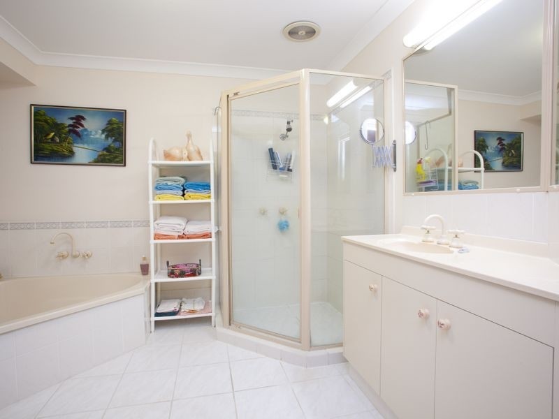 15 Manmarra Cr, Eight Mile Plains QLD 4113