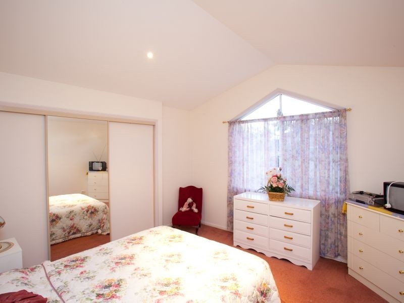 15 Manmarra Cr, Eight Mile Plains QLD 4113