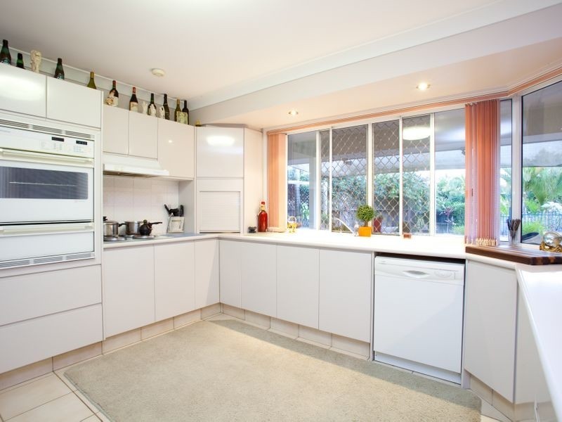 15 Manmarra Cr, Eight Mile Plains QLD 4113