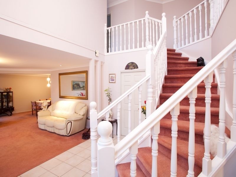 15 Manmarra Cr, Eight Mile Plains QLD 4113