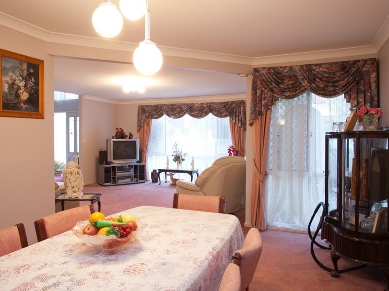 15 Manmarra Cr, Eight Mile Plains QLD 4113