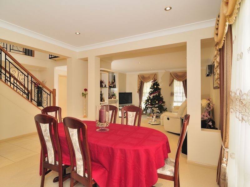 51 Willowleaf Close, Stretton QLD 4116