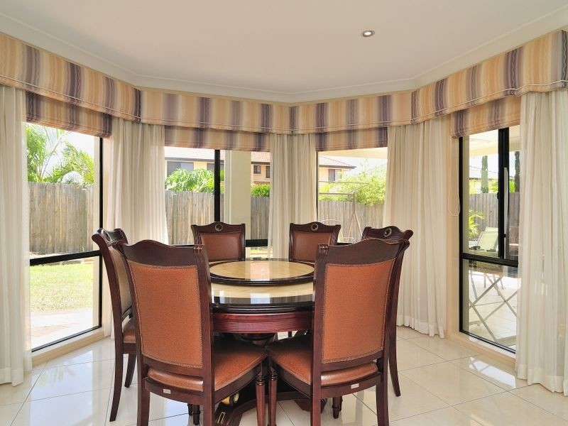 51 Willowleaf Close, Stretton QLD 4116
