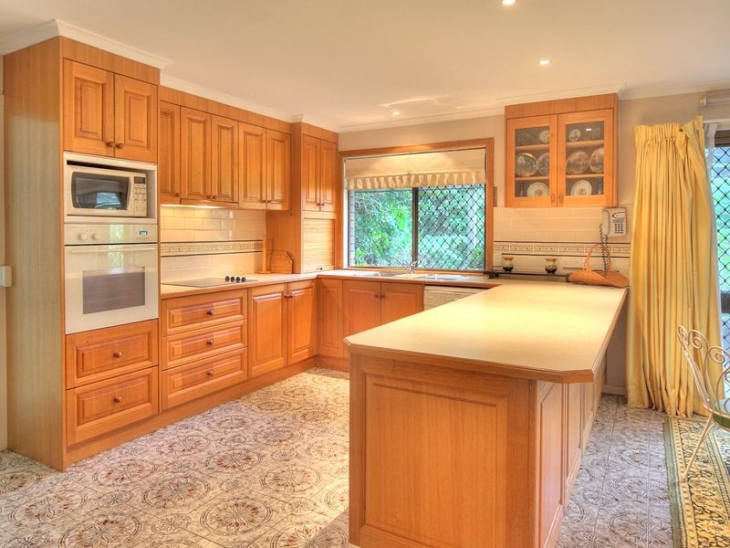 15 Petrina Street, Eight Mile Plains QLD 4113