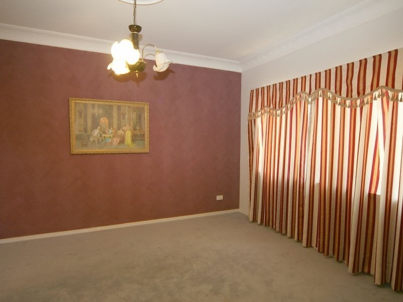11 Poinciana Crescent, Stretton QLD 4116