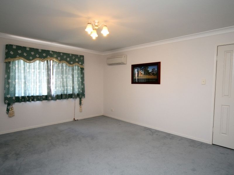 11 Poinciana Crescent, Stretton QLD 4116