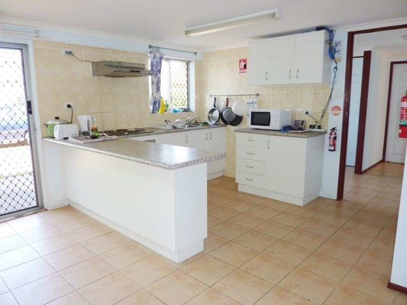 215 Mains Rd, Sunnybank QLD 4109