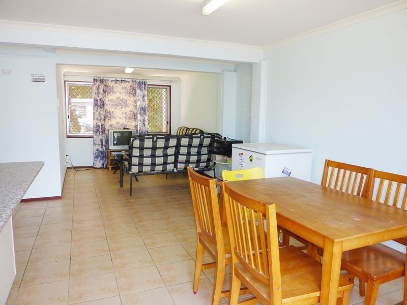 215 Mains Rd, Sunnybank QLD 4109